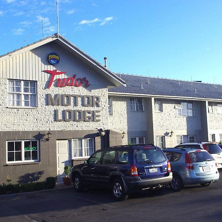 Tudor Motor Lodge Hamilton Bagian luar foto