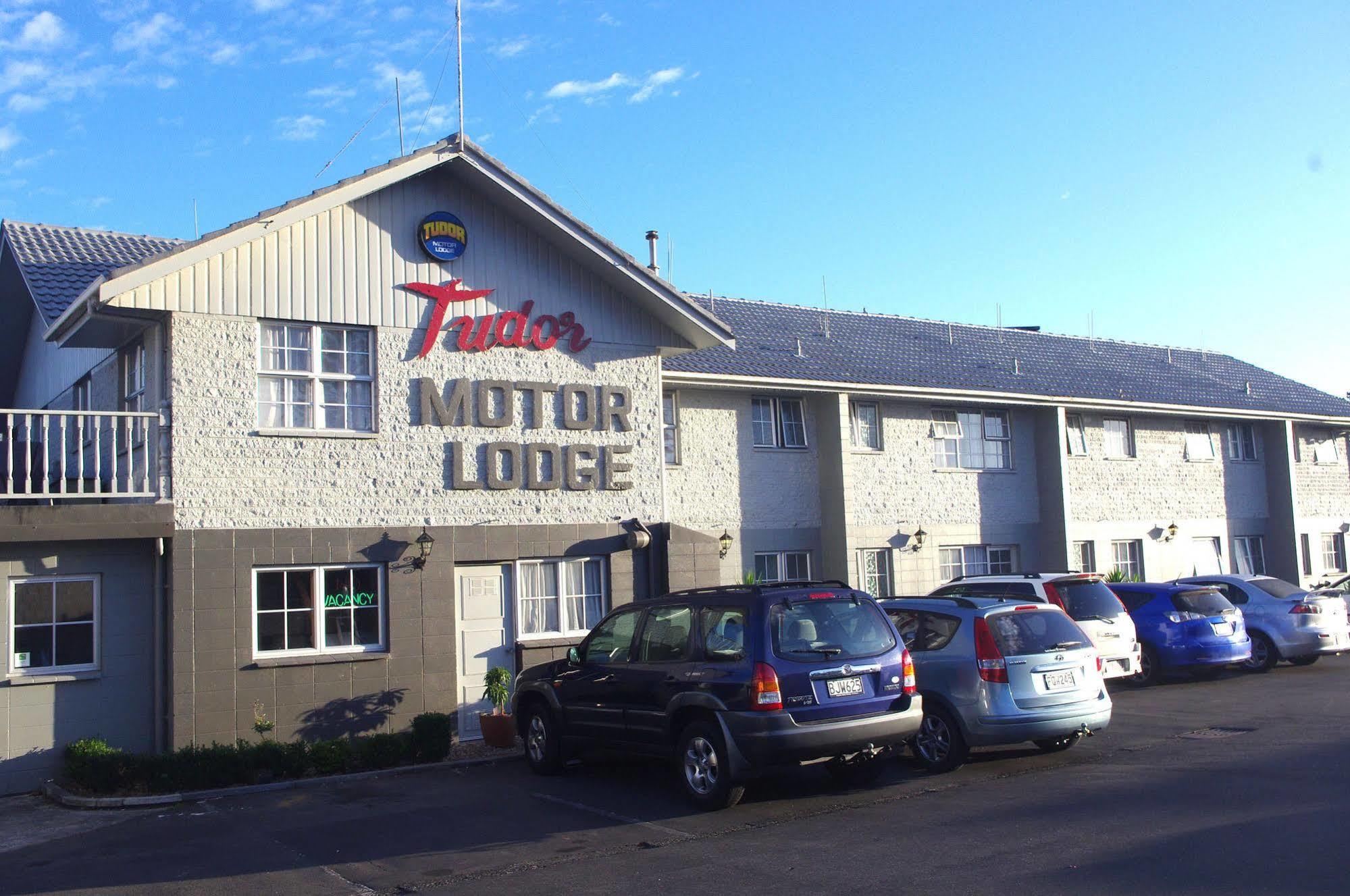 Tudor Motor Lodge Hamilton Bagian luar foto